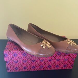 Tory Burch Everly Ballet Nappa Leather Patent Leather Color Tan